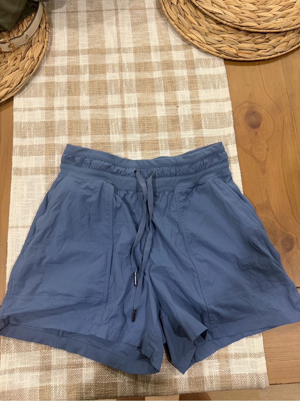 Women’s lululemon dance studio high rise shorts 3.5 inseam size 4
